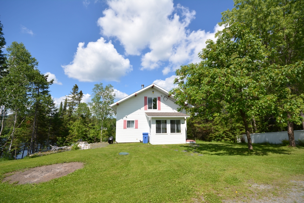 Maison A Vendre Souston Bord Du Lac chalet a vendre grand lac st-francois