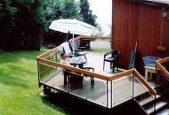 Le grand patio-soleil avec vue sur le lac