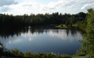 Lac Lauzon, en haut � droite la plage