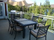 Balcon surdimensionn� avec vue sur le lac
