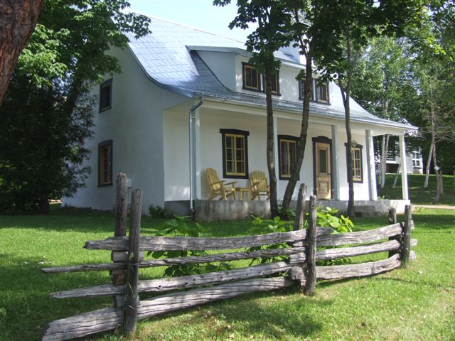 Petite Maison De Campagne à Louer à L'année Cerdagne