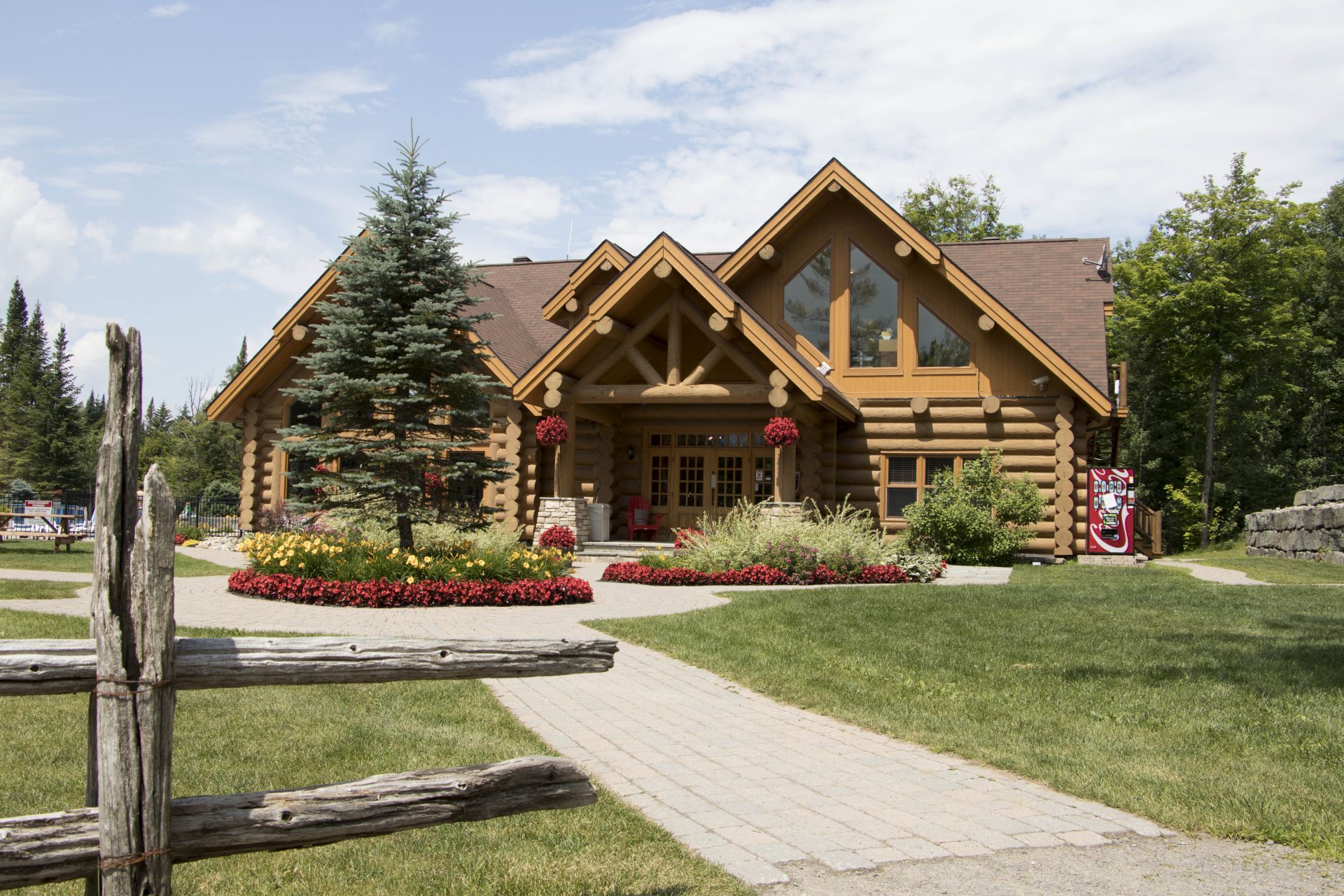 Chalet SaintSauveur, chalet Laurentides Fiddler lake resort chalet de