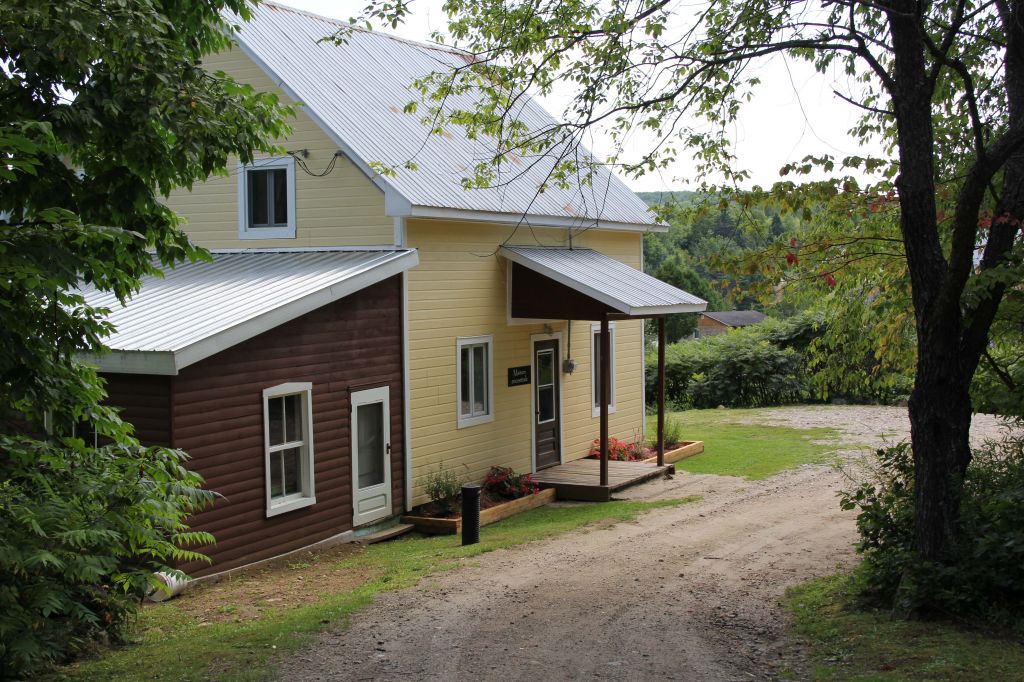Chalet NotreDameduLaus, chalet Laurentides La maison ancestrale