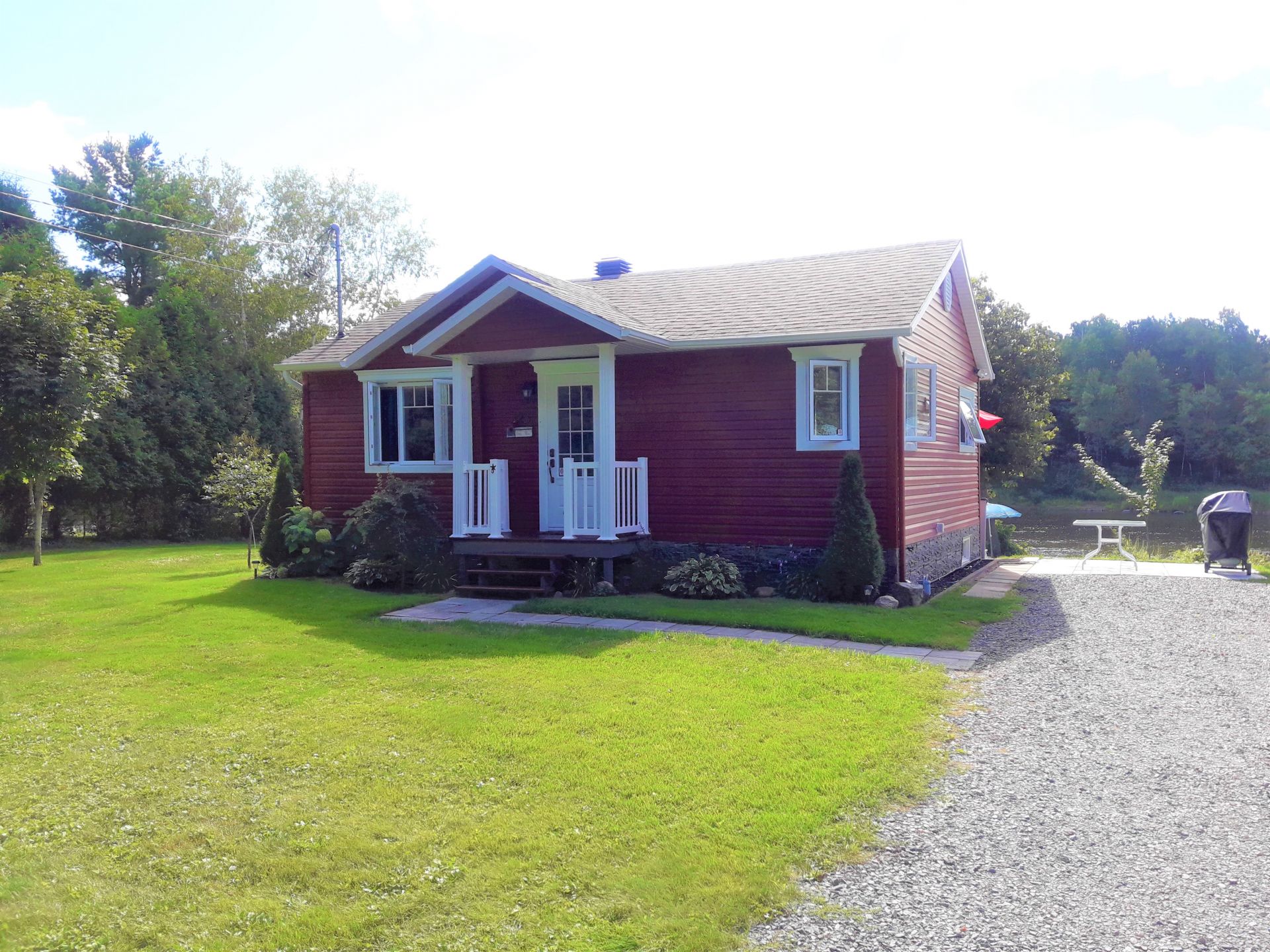 Chalet Bord De L'eau Intime!, Chalet à louer, CentreduQuébec, stlouisdeblandford Photos