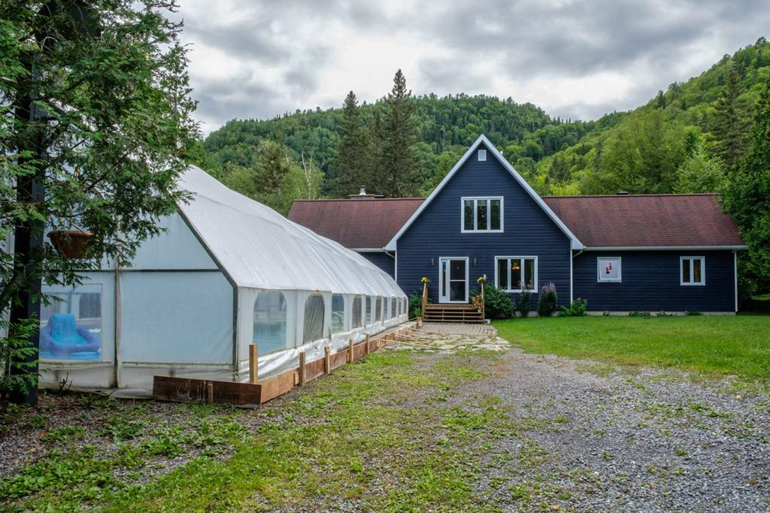 Chalet à louer Gaspésie Le Chalet De La Rivière Capchat