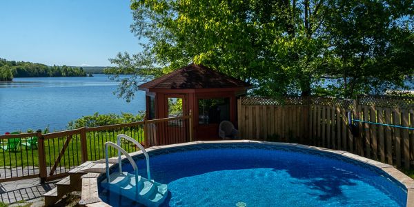 Chalet à louer en bois rond Cantons-de-l'Est / Estrie