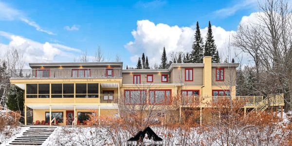 Chalet à louer en bois rond Laurentides