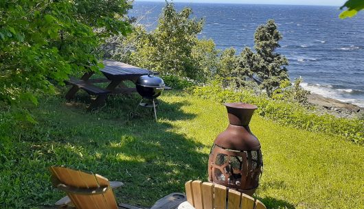 Belvédère privé avec foyer, celui avec la table de pique-nique le plus près de la falaise