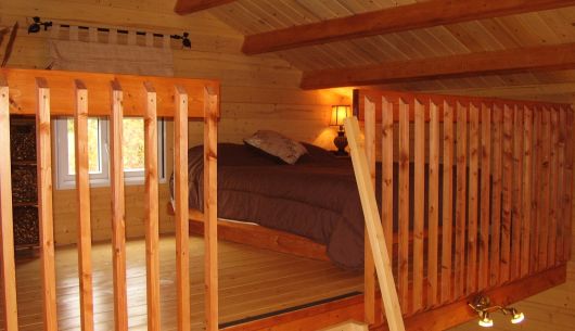 Chambre du # 2, avec lit double, sur la mezzanine (hauteur max. 6')