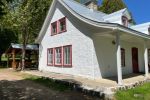 Chalet à louer Maison Ancestrale Bilodeau-Ethier, Jusqu'à 13 Pers 