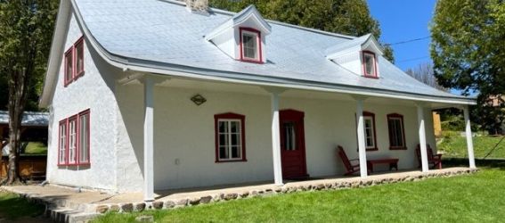 Chalet à louer Maison Ancestrale Bilodeau-Ethier, Jusqu'à 13 Pers