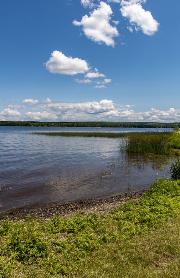 Au Soleil Levant Du Lac Aylmer - 