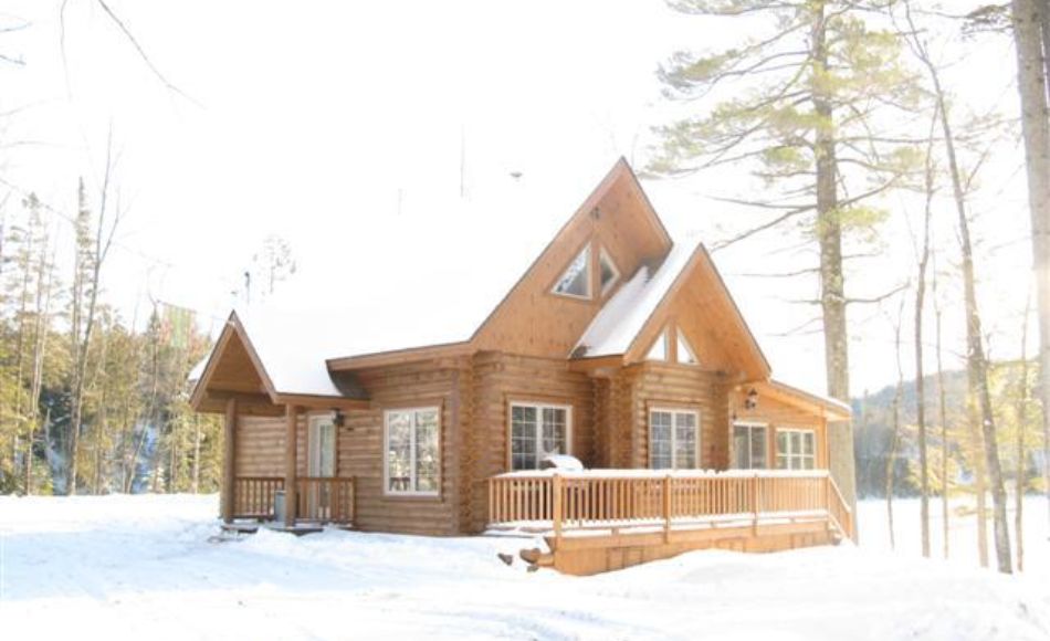 Chalet à vendre en bois rond Laurentides