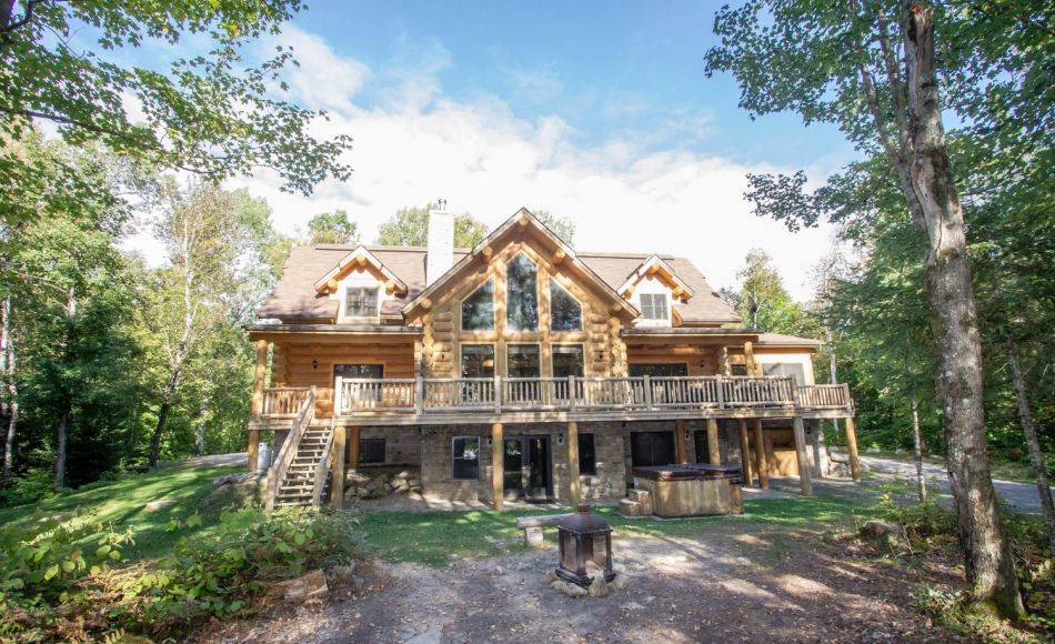 Chalet à louer en bois rond Laurentides