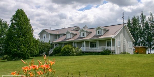 Chalet à louer en bois rond Centre-du-Québec