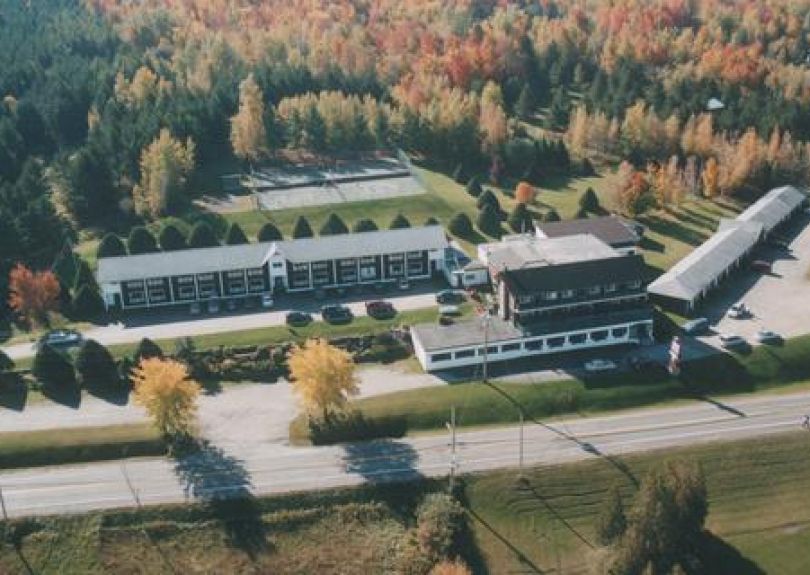 Hôtel / Motel À louer Cantons-de-l'Est / Estrie