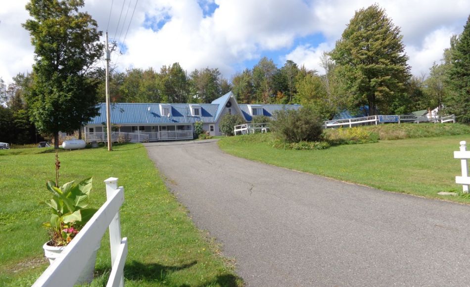 Chalet à louer en bois rond Cantons-de-l'Est / Estrie