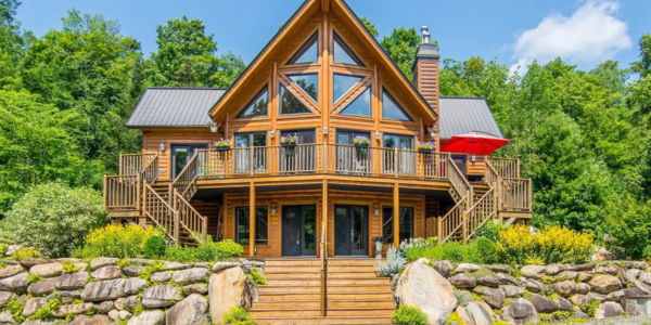 Chalet à louer en bois rond Cantons-de-l'Est / Estrie