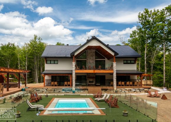 Voir plus de photos et informations pour Chalet à louer Cantons-de-l'Est / Estrie