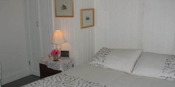 Chambre à coucher avec literie fine coton et douillette
