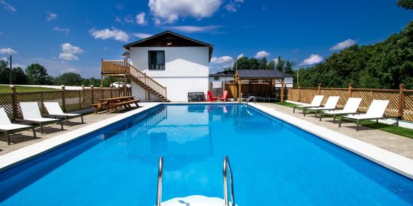 Chalet à louer en bois rond Cantons-de-l'Est / Estrie