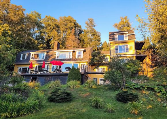 Voir plus de photos et informations pour Chalet à louer Laurentides