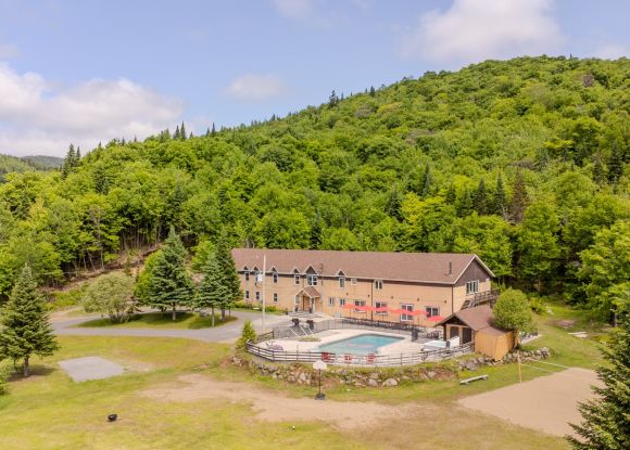 Voir plus de photos et informations pour Chalet à louer Laurentides