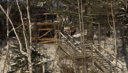 Terrain en pente (abrute) plusieurs marches, la sainte paix ;)
